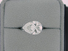 Load image into Gallery viewer, Pear Shape Diamond 3.28 ct F VVS2
