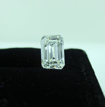 Load image into Gallery viewer, Emerald Cut Diamond 2.27 ct E VS1
