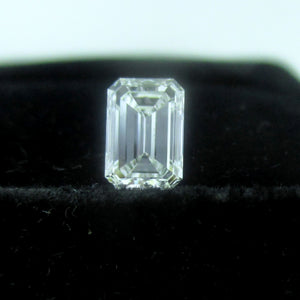 Emerald Cut Diamond 0.88 ct D SI1