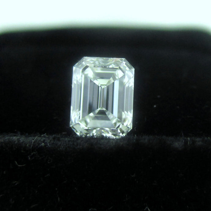 Emerald Cut Diamond 0.92 ct E VVS2