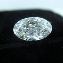 Load image into Gallery viewer, Oval Diamond 1.50 ct F VS2
