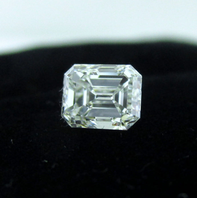 Emerald Cut Diamond 0.90 ct G VS1