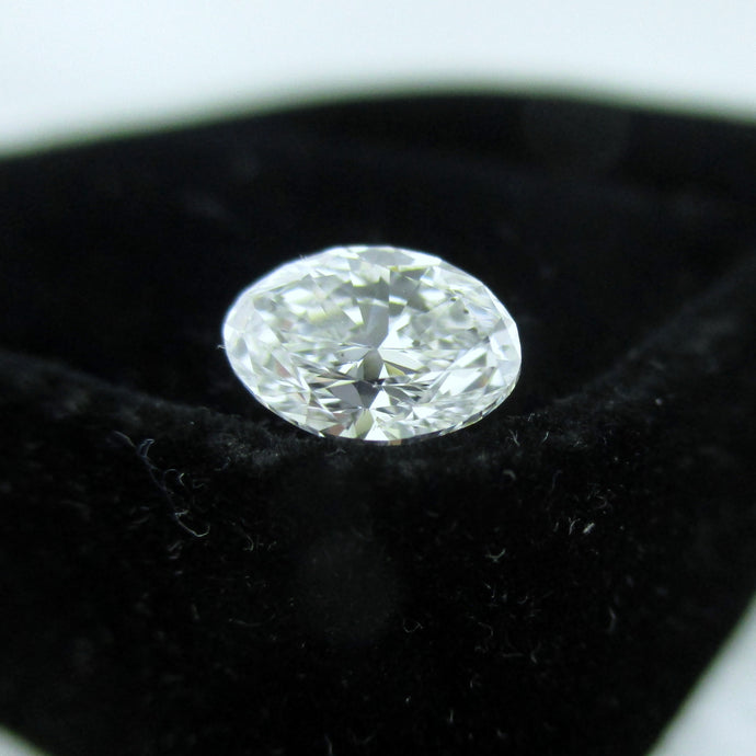 Oval Diamond 0.82 ct D VS2