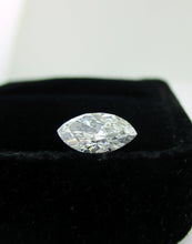 Load image into Gallery viewer, Marquise Diamond 1.05 ct D VS2
