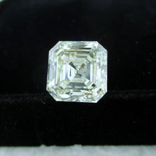 Load image into Gallery viewer, Asscher Cut Diamond 5.09 ct J VS1
