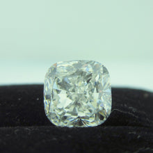 Load image into Gallery viewer, Cushion Modified Brilliant Diamond 3.64 ct I VS1
