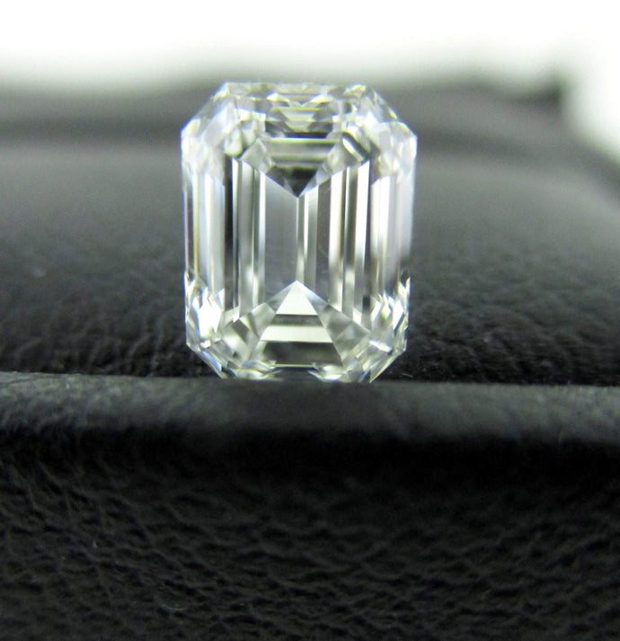 Emerald Cut Diamond 0.90 ct H VVS2