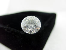 Load image into Gallery viewer, Round Brilliant Diamond 3.01 ct F VS1
