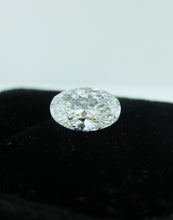 Load image into Gallery viewer, Oval Diamond 2.01 ct D VVS2
