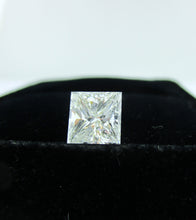 Load image into Gallery viewer, Princess Cut Diamond 1.91 ct G VS1
