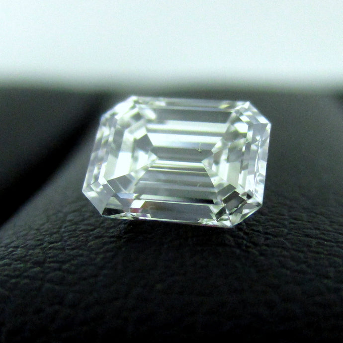 Emerald Cut Diamond 0.71 ct D VVS1